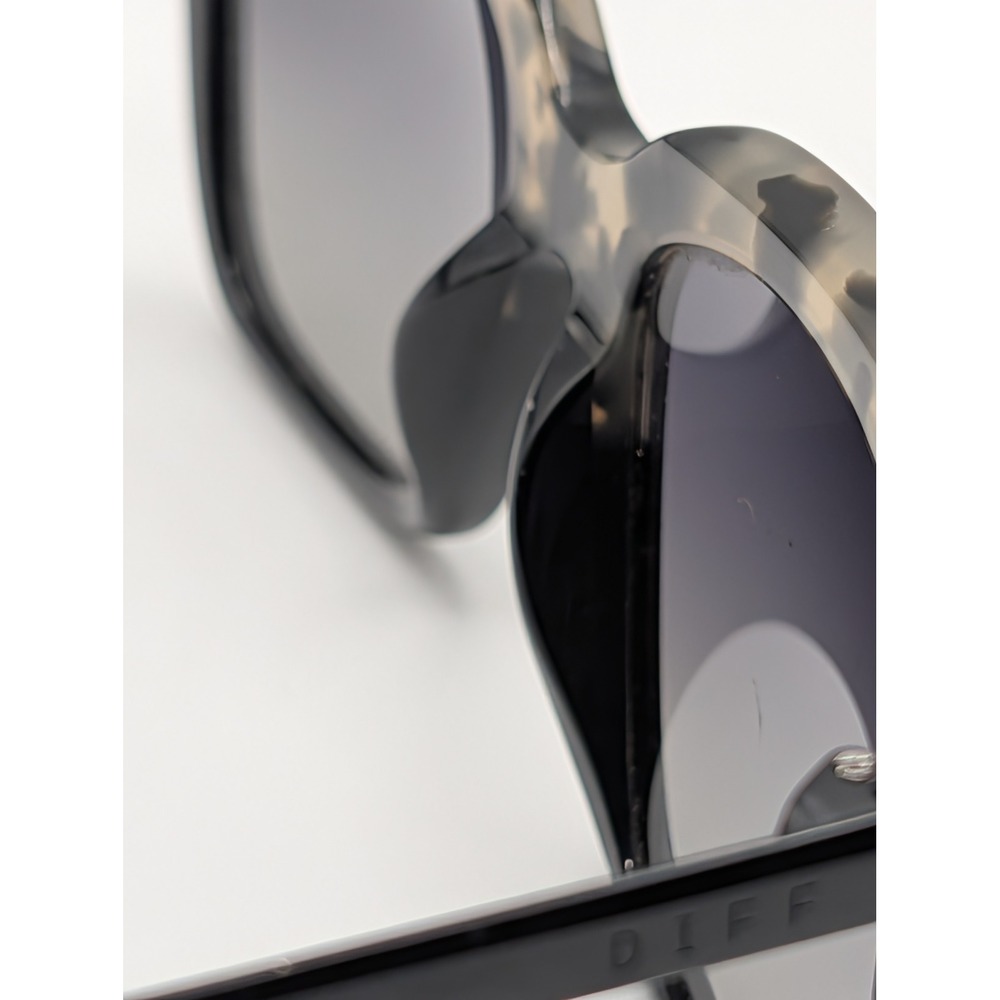 DIFF Eyewear Bella Polarized Sunglasses Gray Tortoise Black Gradient GF-GG10P - Picture 15 of 16